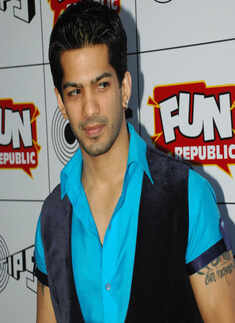 Amit Tandon in Jeannie Aur Juju