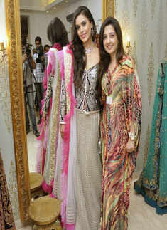 Hrishita flaunts Amy's creation