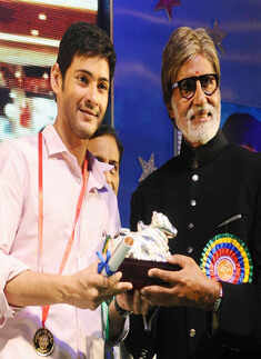 Big B felicitated at Nandi Awards