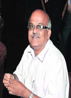 Sangeeta, Gopal Arora's crazy party