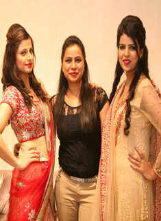 Sunny Leone at a designer store Rabhya