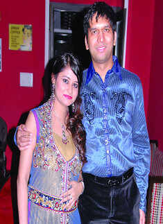 Siddharth, Priyanka Jaiswal's 5th anniversary