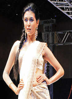 Pink Wedding - an Ode to Weavers