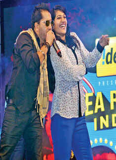 Mika performs in the city