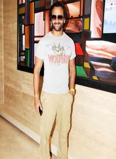 Saif, Kunal celebrate 100 yrs of cinema