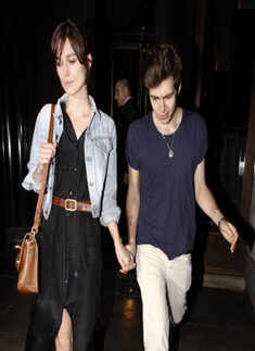 Keira Knightley weds James Righton