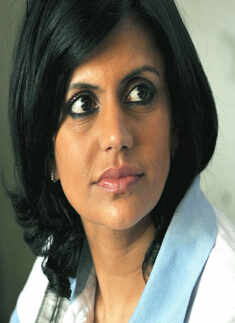 Mandira to put lots of clothes for Idol Junior