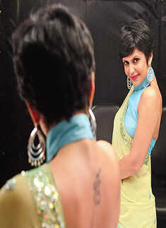 Mandira to put lots of clothes for Idol Junior