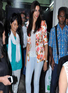 Deepika spotted @ Andheri