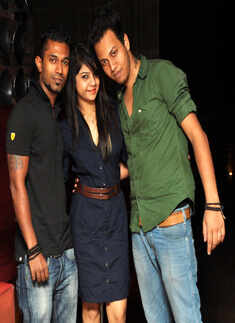 Skinny Alley performance at Roxy