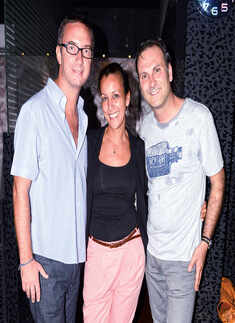 Smashing party time in town