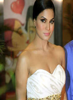 Zindagi 50-50: Premiere