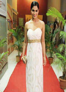 Zindagi 50-50: Premiere