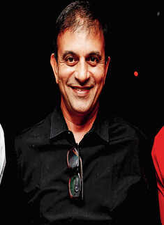 Ragini Dwivedi's birthday bash