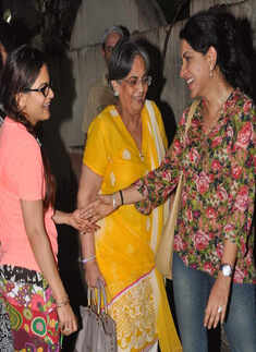 YJHD: Spl. Screening