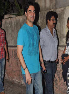 YJHD: Spl. Screening