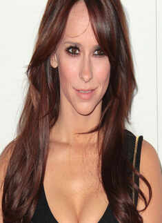 Jennifer Love Hewitt is pregnant!