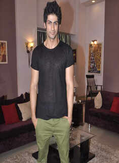 Bang Bang Bangkok: On the sets