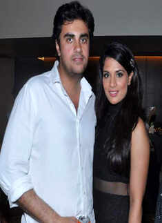 Richa hosts Fukrey screening