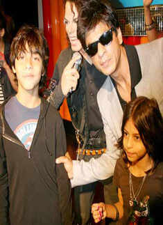 SRK, Gauri to have third baby!