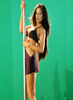 Poonam shoots for Nasha
