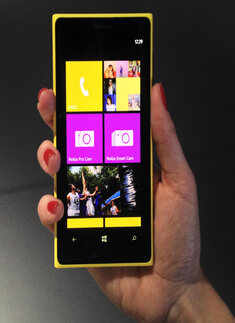 Nokia unveils Lumia with monster camera