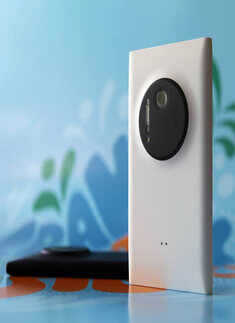 Nokia unveils Lumia with monster camera