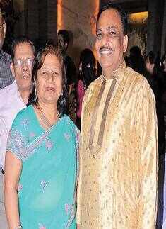 Sunita, Gopal Goyal's 25th wedding anniversary