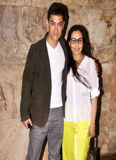 Aamir hosts movie screening