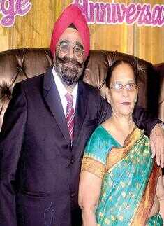 Harmohan, Usha Bhasin's 50th wedding anniversary