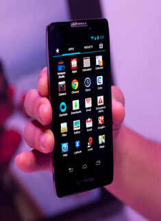 Motorola unveils 3 Droid phones