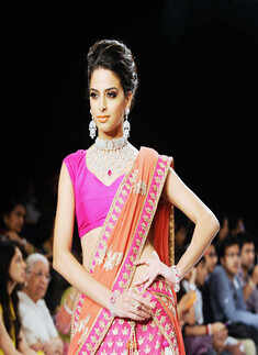 IIJW'13: Laxmi Jewels