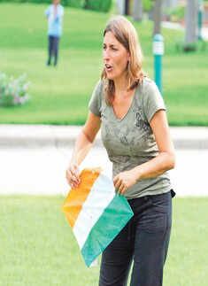 Celebrating foreign friendship