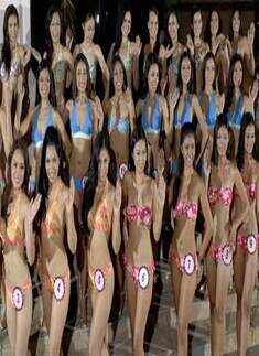 Contestants queue up