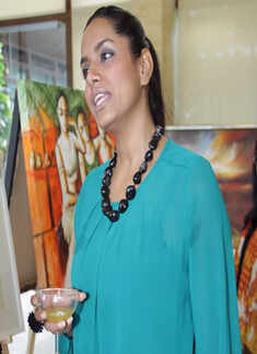 Art exhibition @ Club Aralias