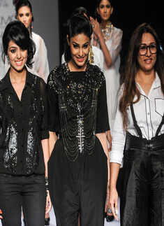LFW'13: Jinali Sutariya & Heena Surani