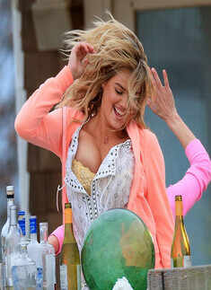 Kate Upton's Hot stills