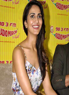 Shuddh Desi Romance cast on Radio