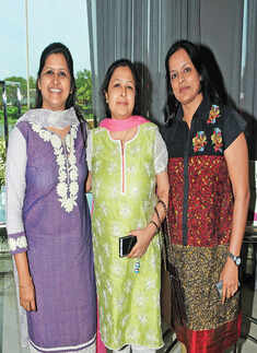 Sanjeev Kapoor at a cookery show