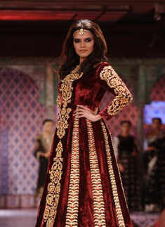 Niki Mahajan's couture show