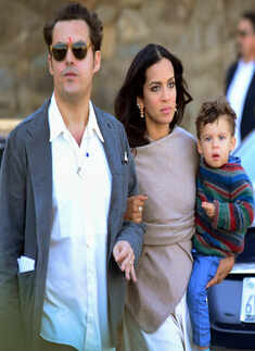 Desi beauties fall for firang