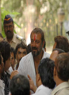 Sanjay Dutt gets 14-day leave from jail