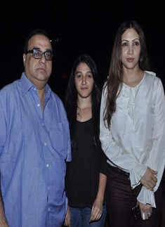 Besharam: Spl. Screening