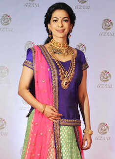 Juhi launches wedding jewellery
