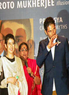 Manisha, Yuvi @ Cancer awareness event