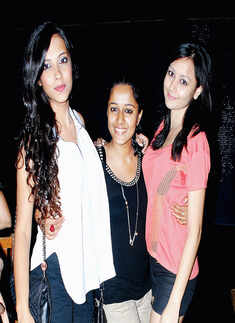 Party peeps at I-bar 