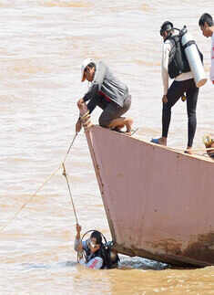 Plane Crash in Laos: PICS