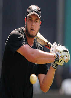 Jesse Ryder scores century in comeback innings