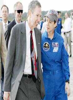 Space Shuttle returns