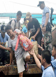 Typhoon Haiyan hits Philippines